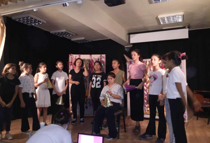 Akyeniköylü Sevgi Çiçekleri Sahnede Coştu