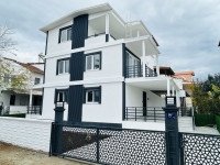 Didim'de Satılık Site İçinde Tamamı Yenilenmiş 4+1 Villa