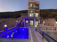 Didim Akbük’te Kesintisiz Deniz Manzaralı, Havuzlu Lüks Müstakil Vılla