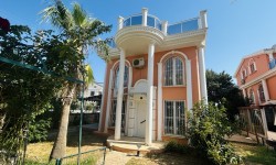 Didim Yeşilkent Yolu Üzerinde Site İçinde Satılık Villa